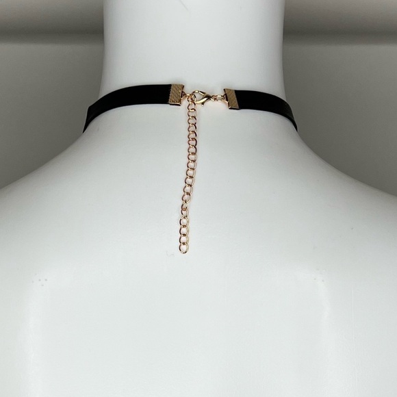 Punk Gothic Women’s Love Faux Leather Choker Necklace - Picture 2 of 7
